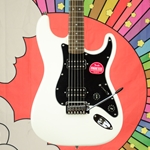 Squier Affinity Series™ Stratocaster® HH, Laurel Fingerboard, Black Pickguard, Olympic White 0378051505