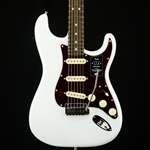 Fender American Ultra Stratocaster, Rosewood Fingerboard, Arctic Pearl 0118010781