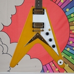 Epiphone 1958 Korina Flying V (White Pickguard; Incl. Hard Case)     Aged Natural IGCKFVWANAGH1