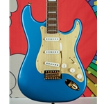 Squier 40th Anniversary Stratocaster Gold Edition
Laurel Fingerboard, Gold Anodized Pickguard, Lake Placid Blue 0379410502