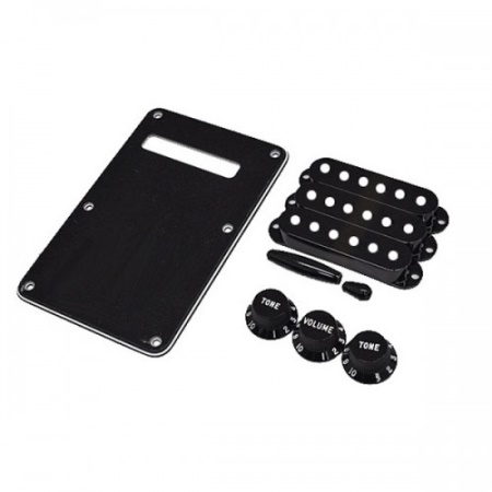 Fender Stratocaster® Accessory Kit, Black 0991363000