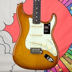 Fender American Performer Stratocaster Guitar, Honey Burst, Gig Bag 0114910342