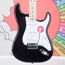 Squier Affinity Series™ Stratocaster®, Maple Fingerboard, White Pickguard, Black 0378002506