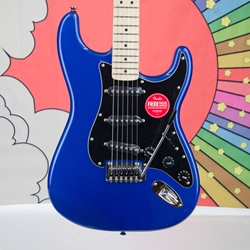 Squier Affinity Series™ Stratocaster®, Maple Fingerboard, Black Pickguard, Lake Placid Blue 0378003502