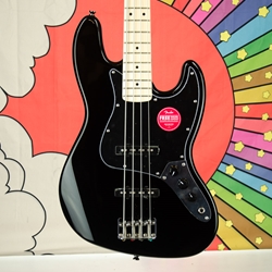 Squier Affinity Series™ Jazz Bass®, Maple Fingerboard, Black Pickguard, Black 0378603506