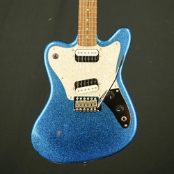 Squier Paranormal Super-Sonic Electric Guitar, Blue Sparkle, Laurel Fingerboard 0377015513