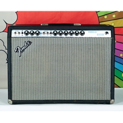1979 Fender Vibrolux Reverb 2 10" Combo Guitar Amplifier with footswitch ISS21200