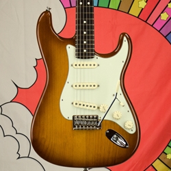 2000 Fender American Performer Strtaocaster, Honeyburst, Rosewood Fingerboard, Gig Bag ISS28802