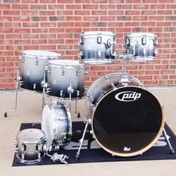 Used PDP Concept Maple 7 Piece Drum Kit, Black Sparkle Fade ISS28814