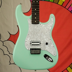 Used 2023 Fender Limited Edition Tom DeLonge Stratocaster, Rosewood Fingerboard, Surf Green, Gig Bag ISS29247