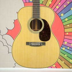 Martin 000-28 
Standard Series Acoustic Guitar, 000-14 Fret